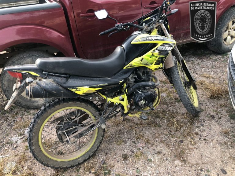 Detienen a menor de edad en posesión de dos motocicletas robadas en Guadalupe y Calvo