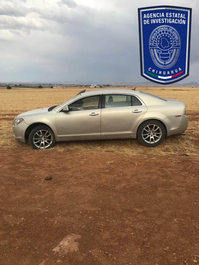 Asegura AEI auto abandonado en campo menonita, tenía reporte de robo