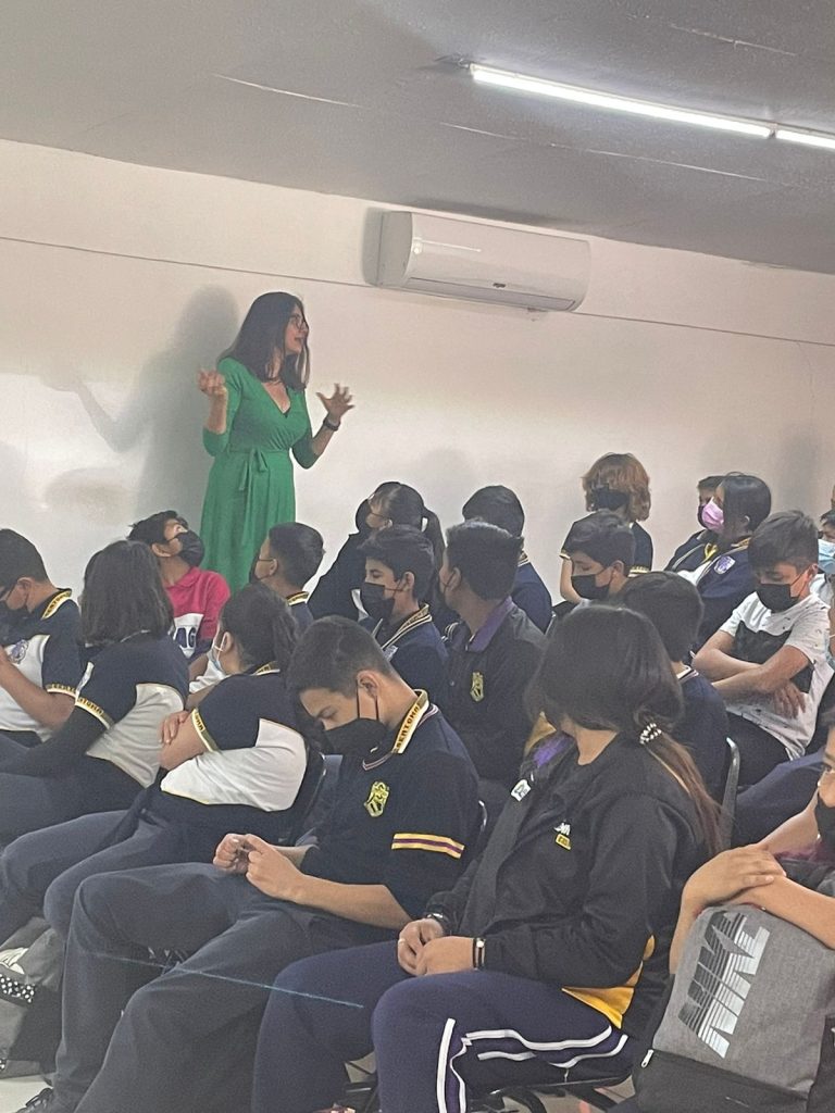 Capacita FEM en prevención de delitos sexuales a estudiantes de secundaria en Cuauhtémoc