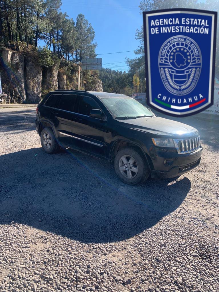 Asegura AEI en la sierra un vehículo con reporte de robo en Ciudad Juárez