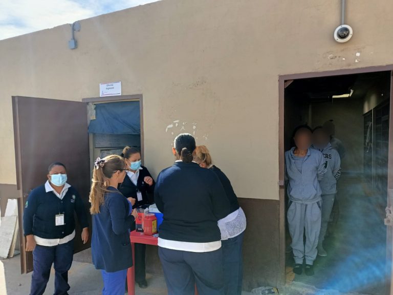 Reciben 261 mujeres del Cereso femenil de Ciudad Juárez vacunas contra la influenza