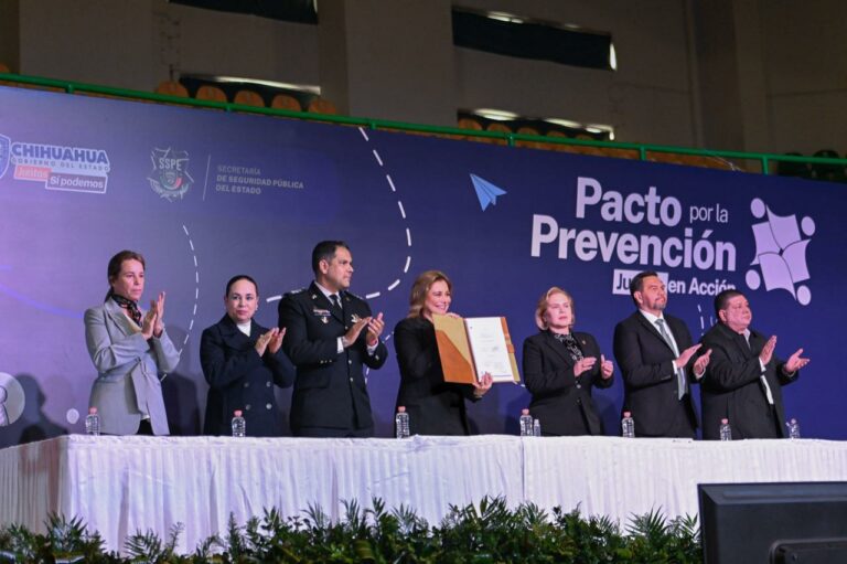 Firma gobernadora Maru Campos primer Pacto de Prevención