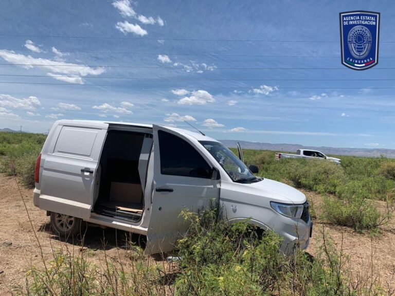 Asegura AEI Noroeste vehículo abandonado en una brecha del municipio de Galeana