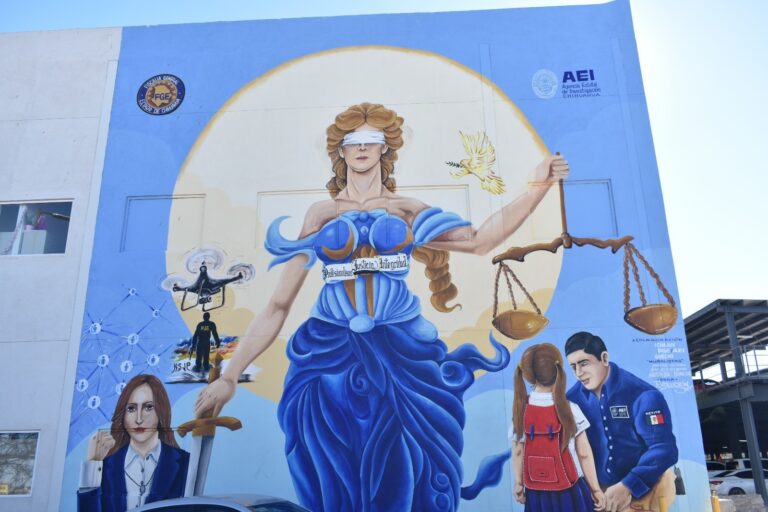 Concluyen muralistas la obra pictórica “Evolución” en la Fiscalía Zona Norte