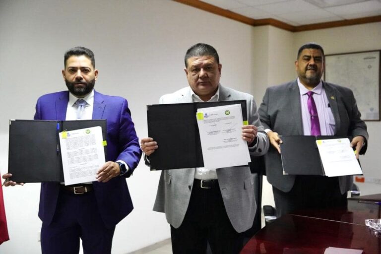 Firma la Fiscalía General del Estado convenio de colaboración con el Claustro Universitario de Chihuahua A. C.